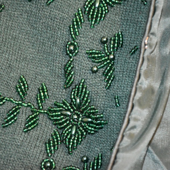 Vintage cardigan with green beads size M, lambwool - Picture 6 of 8
